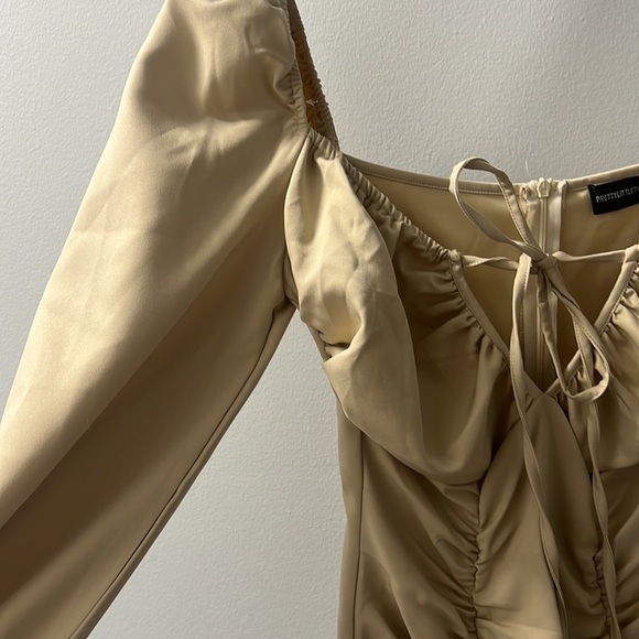 NWT PrettyLittleThings Cream Dress, Size US 4, ruching derik and tie detail - Picture 5 of 6